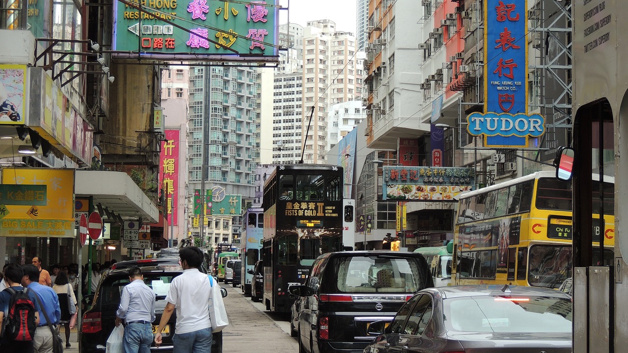 香港疫情最新动态，前线坚守与希望之花的盛开